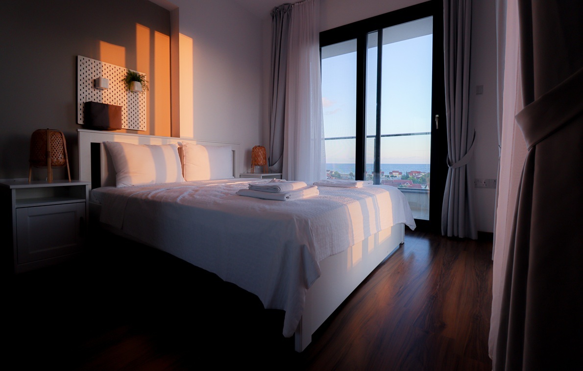 Apartament 1+1 w Caesar Blue – balkon i widok z apartamentu